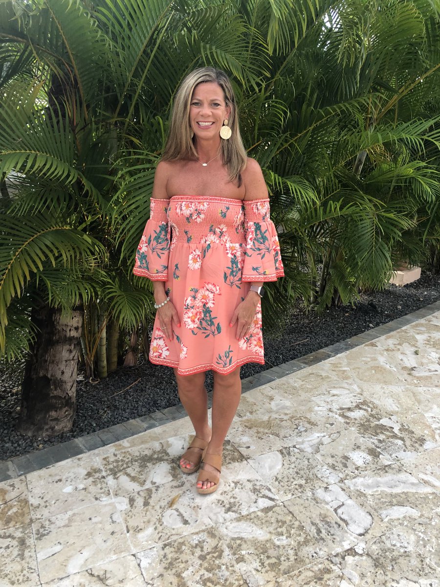 MikeChilcoat's tweet photo. Happy Birthday to my beautiful bride, @cece4au! You make 50 look awesome. https://t.co/juvW8a2D6X