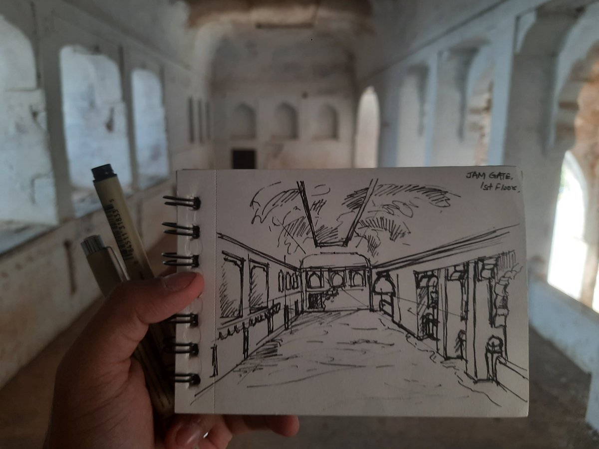 LI've Sketch 🙃🐥🌻
📍JAM GATE, Mhow - Indore, M.P.

#madhyapradesh #jamgate #livesketch #travelling