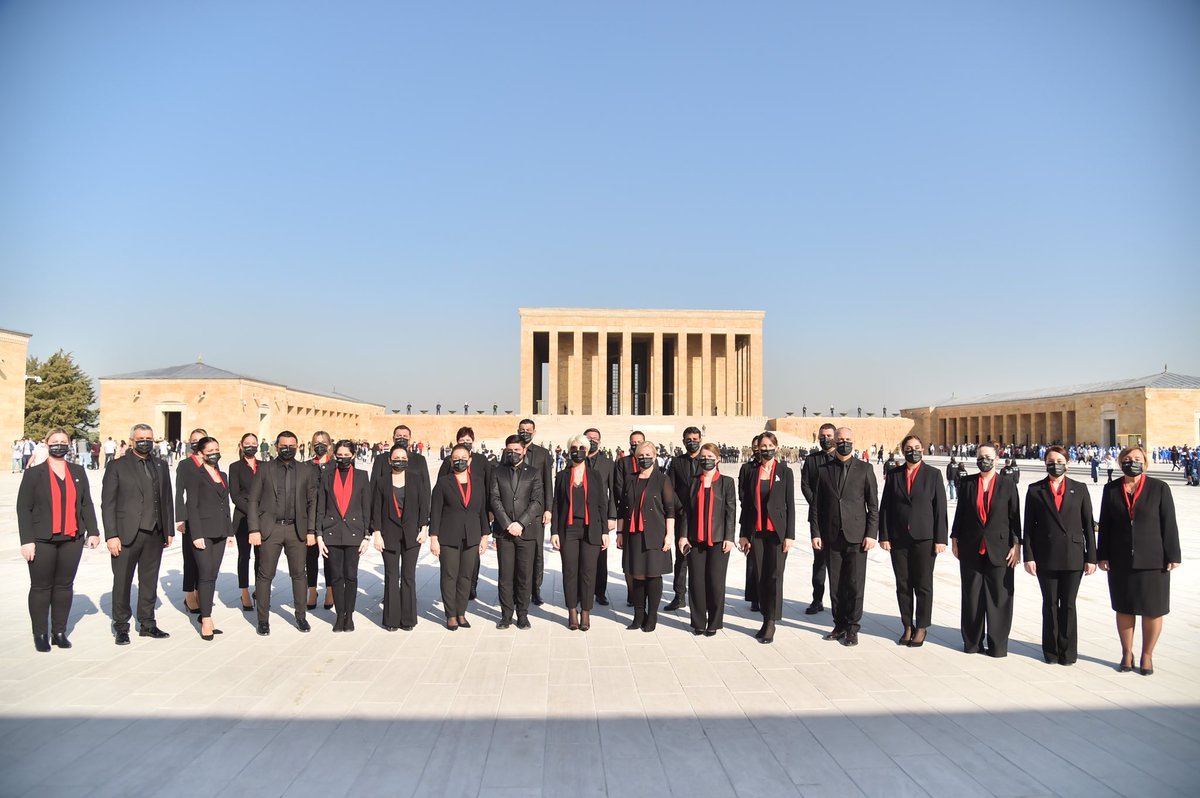 zehratopaloglu_'s tweet photo. Bilnet Okulları, Türkiye Cumhuriyeti'nin aziz kurucusu Mustafa Kemal Atatürk'ü vefatının 83. yıl dönümünde huzurunda saygı ve özlemle anıyor. https://t.co/h43AyoPbNL