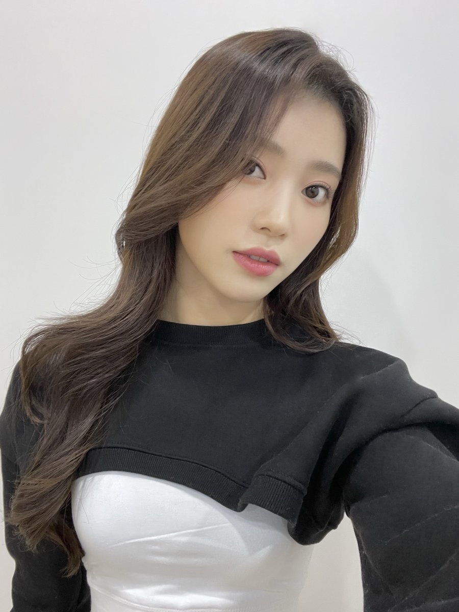 xiaotingsfeed's tweet photo. SHES SO PRETTY IM CRYING

#沈小婷 #kep1er #케플러 #SHENXIAOTING #XIAOTING 
@official_kep1er https://t.co/KAhvL3xWQM