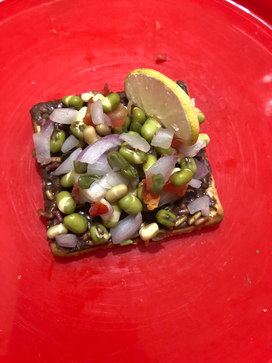 Jwalamukhiiiii's tweet photo. Plain crackers?? So Boring 🙄
I will fuse the amazing taste of Nutrichoice biscuits with sprout salad and a touch of tangy lemon😋
#SnackerCrackerContest https://t.co/chjEJml4l7