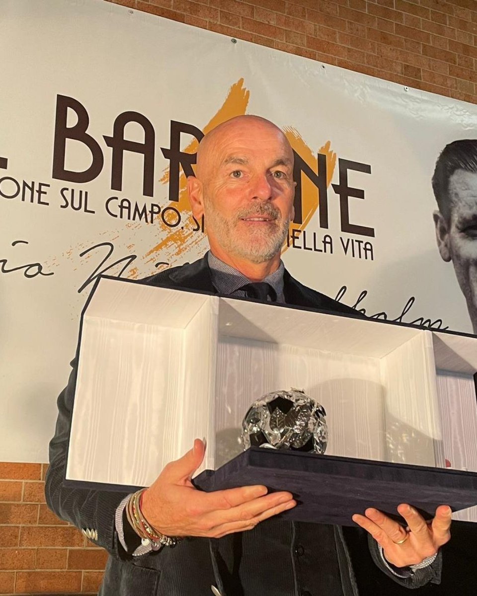 MilanNewsit's tweet photo. 🏆 Premio Liedholm 2021 🔴⚫ https://t.co/Dl9pKLhlhA