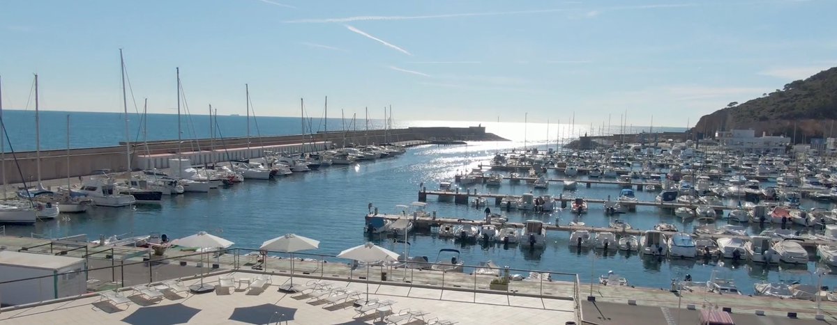 ⚓️ ¿Sabías que nuestros amarres son los más cercanos a las Islas Columbretes y que, además, puedes estar navegando en mar abierto en solo 5 minutos?
👉🏼 No te pierdas comodidades como Wi-Fi gratuito o Webcam en directo en la bocana 24/7.
🌐 Conoce más en: cutt.ly/HTyXXYt