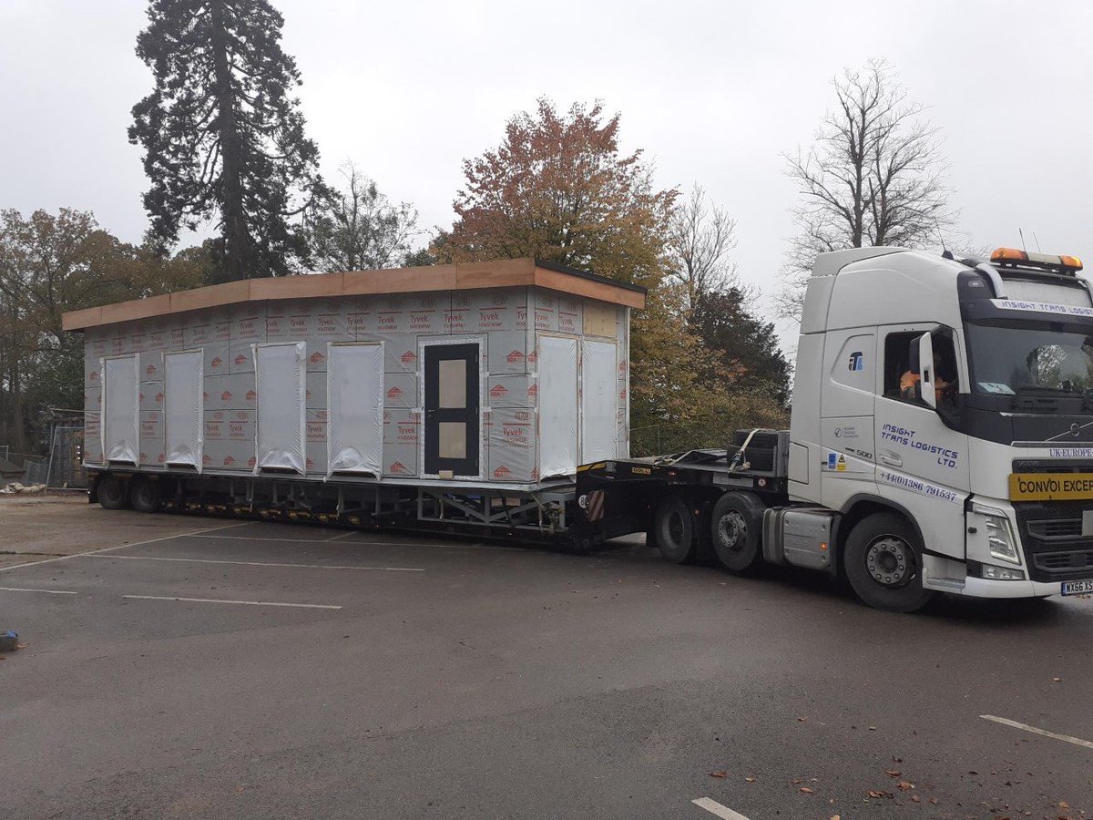 MoonHallReigate's tweet photo. How exciting! Part 1 delivered of our new junior school, 3 more to come today! Our new Junior school will be spectacular, built and designed with our pupils #SEN needs in mind
@ISC_schools @isaschools #specialistschool #postiveenvironment #pupilcentred https://t.co/WPTDzQZ10Y
