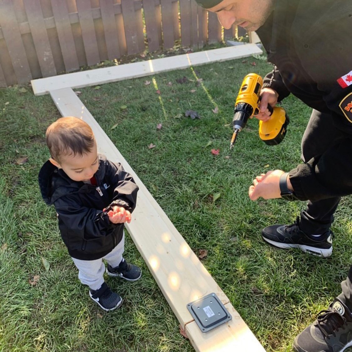 RinkMaster's tweet photo. Do you involve your little ones in your #odrsetup ? Well, we think that this little guy was the biggest (and cutest) helper! #helper #odrseason #rinkmaster https://t.co/k8XYBXoT1d