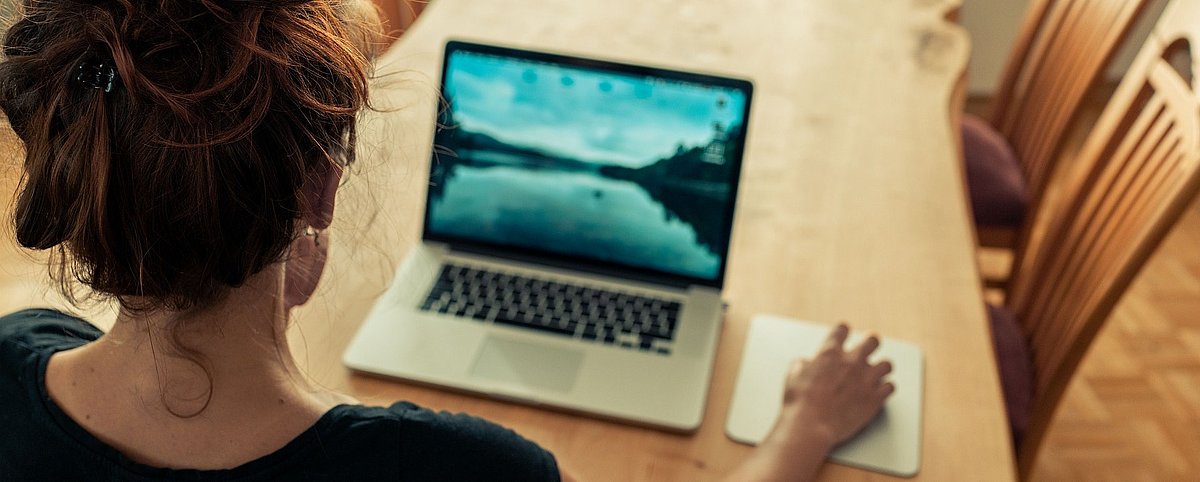 📌 Corona als Chance: Homeoffice in der öffentlichen Verwaltung

Mit der Corona-Pandemie hat sich unsere Sicht auf die Arbeitswelt der Zukunft grundlegend verändert. Statt „New Work“ setzen sich nun neue Ansätze durch ...

👉  Zum Artikel: zcu.io/5qiM