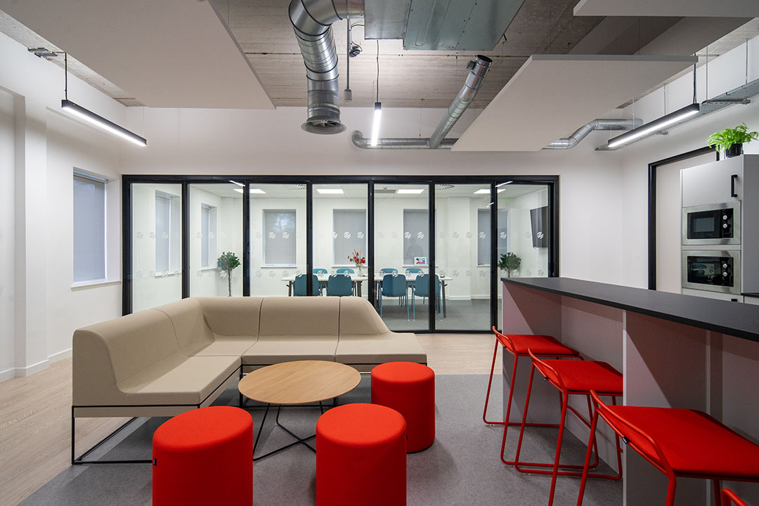 Paramount_db's tweet image. ✨ NEW CASE STUDY: SPHERE SOLUTIONS ✨Find out how we transformed a redundant radio station into a multi-purpose workspace that not only looks fantastic but actively promotes staff wellbeing too!
paramountinteriors.com/case-studies/s…