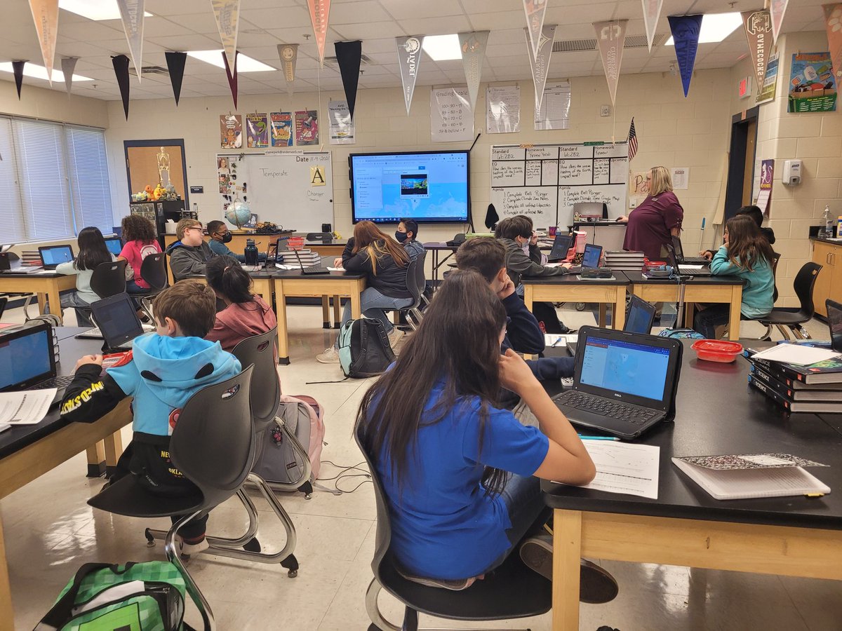 MrsJennBurdette's tweet image. Students in Mrs. Park's class use Google Maps to identify climate change in different countries. @RAMiddle_RAMS #RAMSinspire #a5instruction