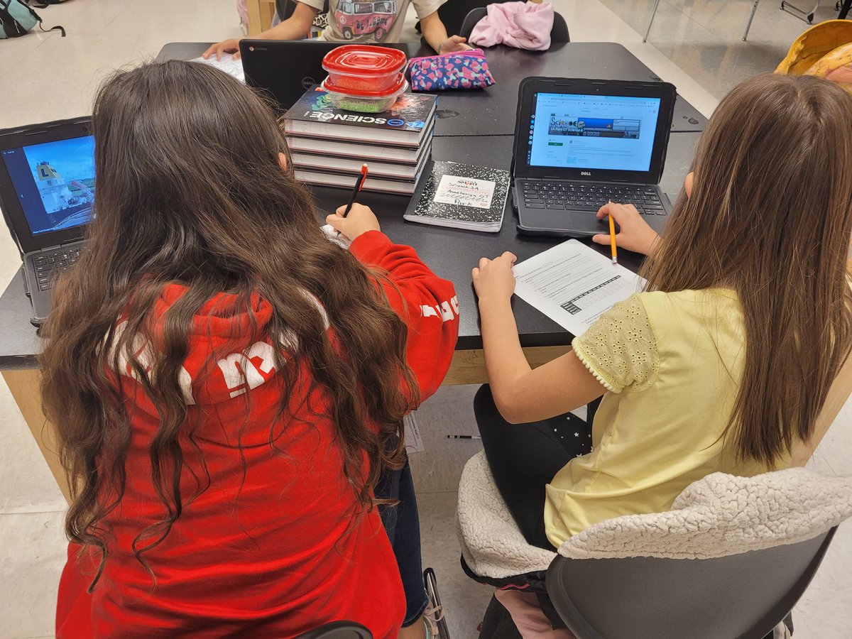 MrsJennBurdette's tweet image. Students in Mrs. Park's class use Google Maps to identify climate change in different countries. @RAMiddle_RAMS #RAMSinspire #a5instruction