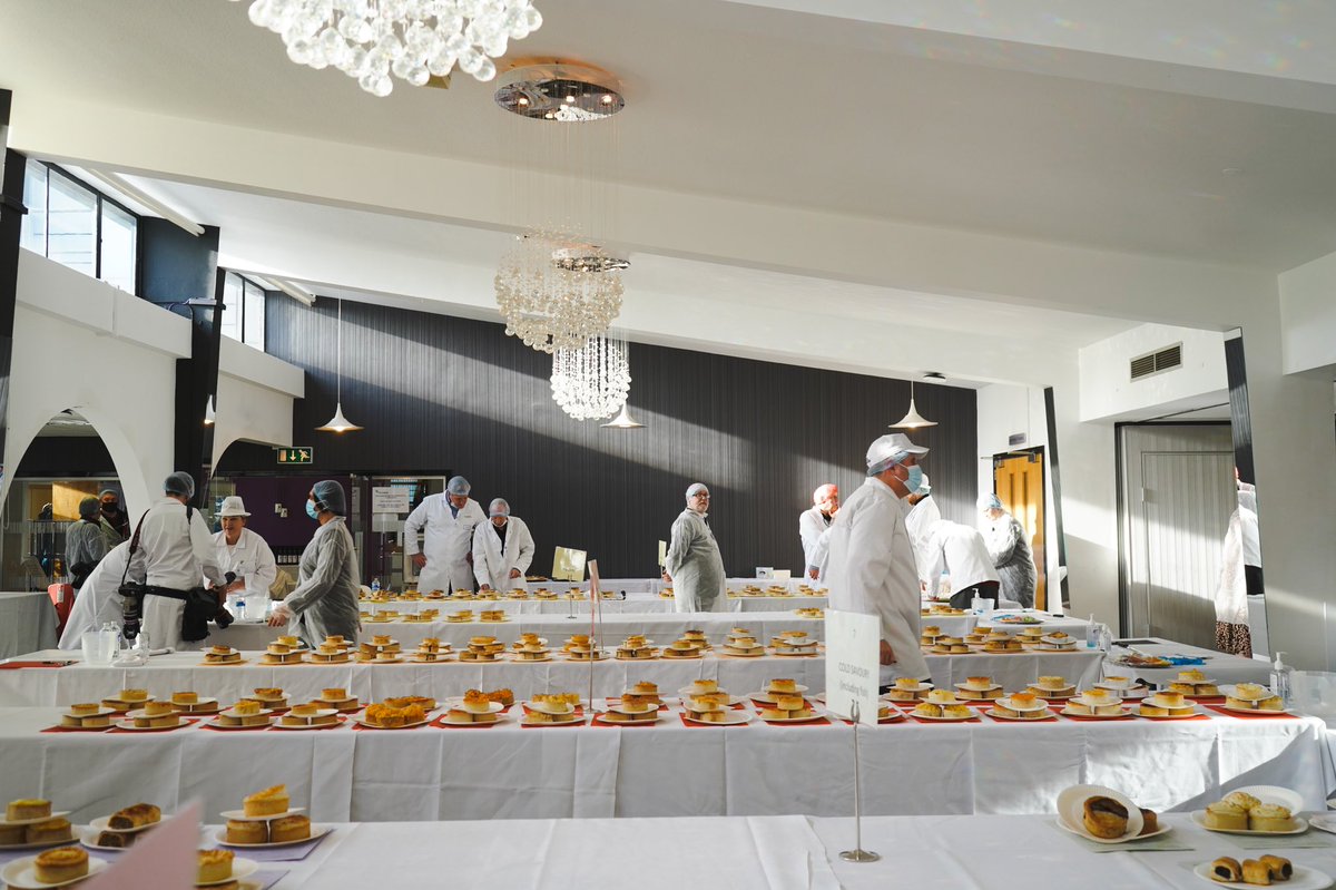ScottishBakers's tweet image. 417 Baked Products, 11 Categories &amp;amp; 72 Bakeries and Butchers in the running - the World Championship Scotch Pie Award Judging Day is well under way! 

#ScotchPieAwards 🏴󠁧󠁢󠁳󠁣󠁴󠁿