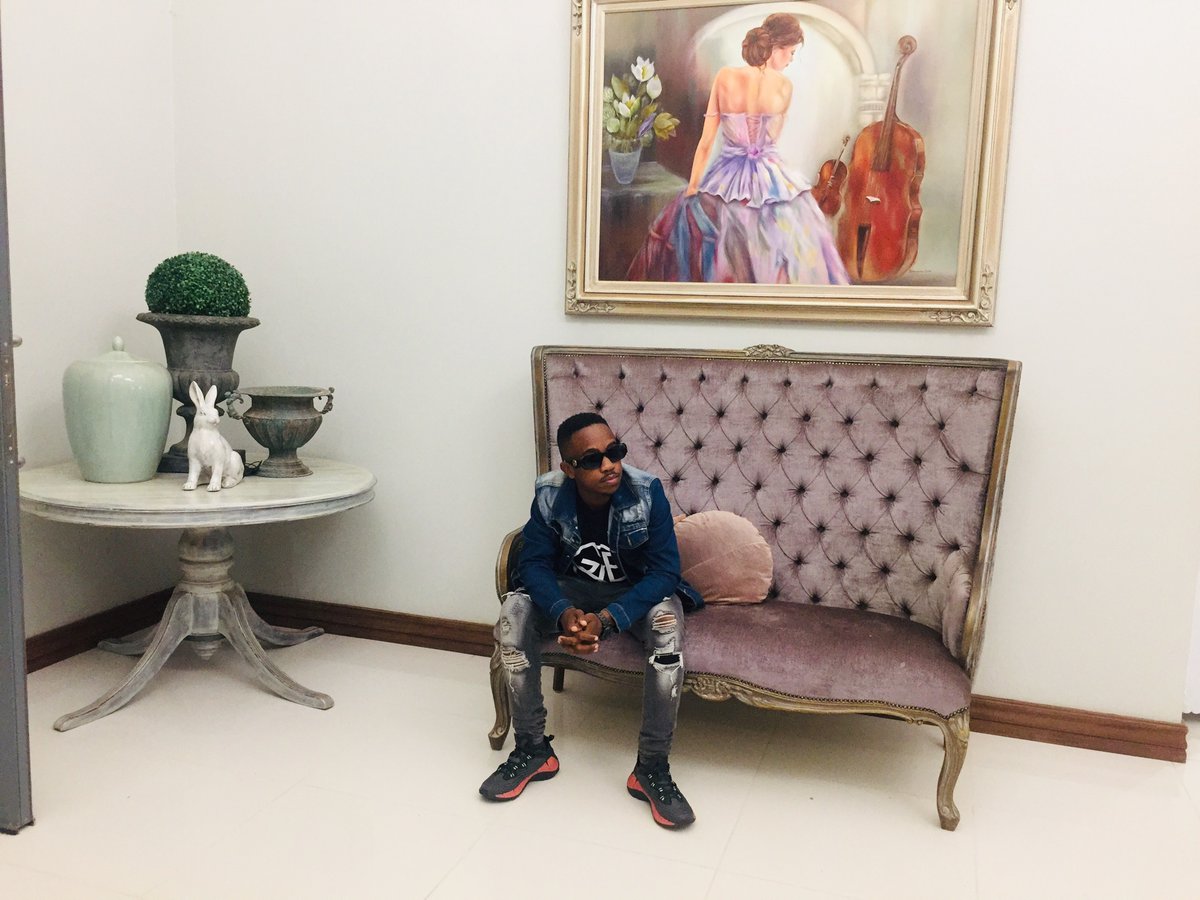 official_usoul's tweet photo. Just trying to keep up with the most, yet it’s hard keeping up with the streets of Twitter. https://t.co/S7d7WGIM6X