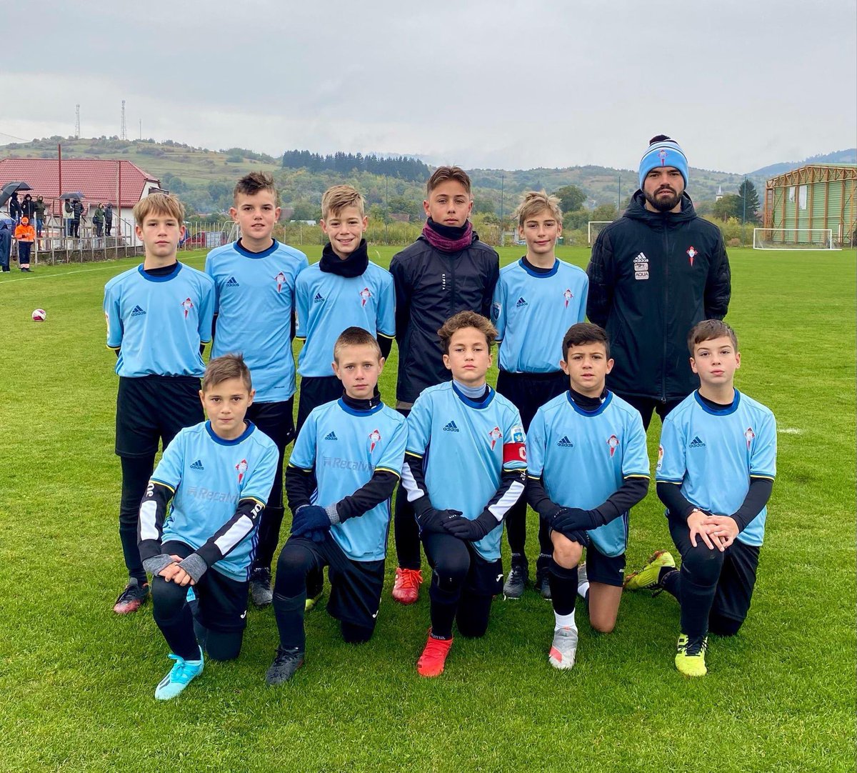 CeltaBrasov's tweet photo. CELTA U12 💙🤍

HALA CELTA ! ⚽️

#celta #soccer #matchday https://t.co/xmBr2aZ2K0