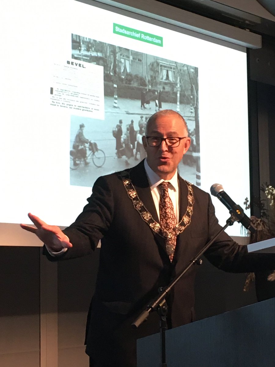 LouisBalk's tweet photo. 77 jaar na de razzia van Rotterdam weer een herdenking met burgemeester Aboutaleb en bijdrage #Stadsarchief010 in de Kuip https://t.co/OIOOLCAAe1