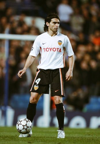_Retroball's tweet photo. #RobertoAyala 🇦🇷 en el #ValenciaCF 🟠⚫ https://t.co/BhGuHTbOJo