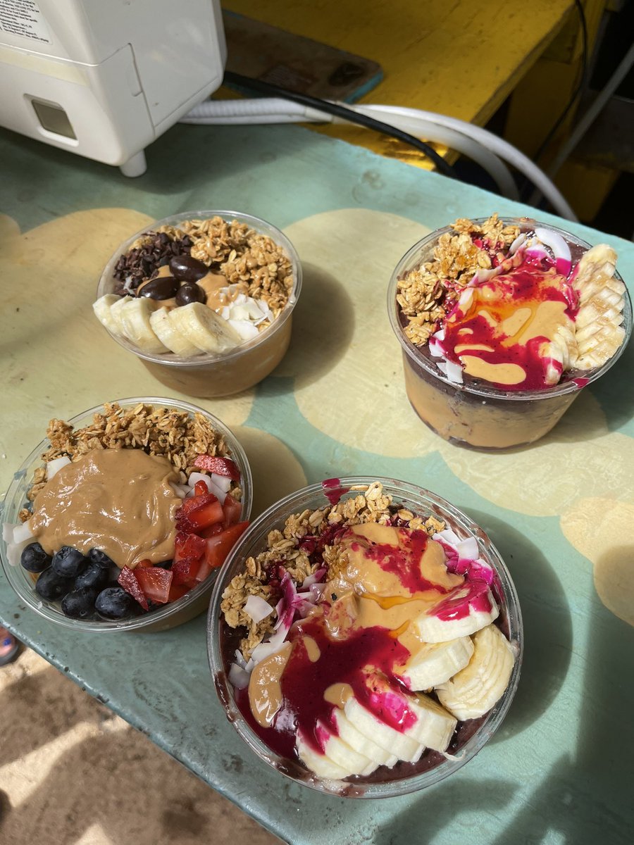 boujee_travlerr's tweet photo. Sunrise shack in Hawaii is amazing! #vacation #bolandclass https://t.co/9LXxhojwy0