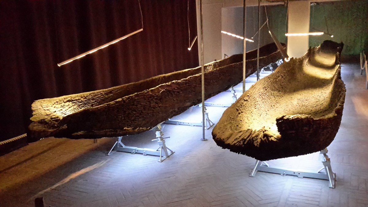 sevefaccin's tweet photo. @TrimontiumTrust Thanks to the favourable conditions, two just as well preserved monossyl pirogues from the late #Roman period were found in 1940 in Valle Isola (Northern Italy). They are on show at the Archaeological Museum in Ferrara
(📷 © Vallì #Codolo)
@ArcheoFerrara #piroghe_monossili https://t.co/UbaL5dGFaA