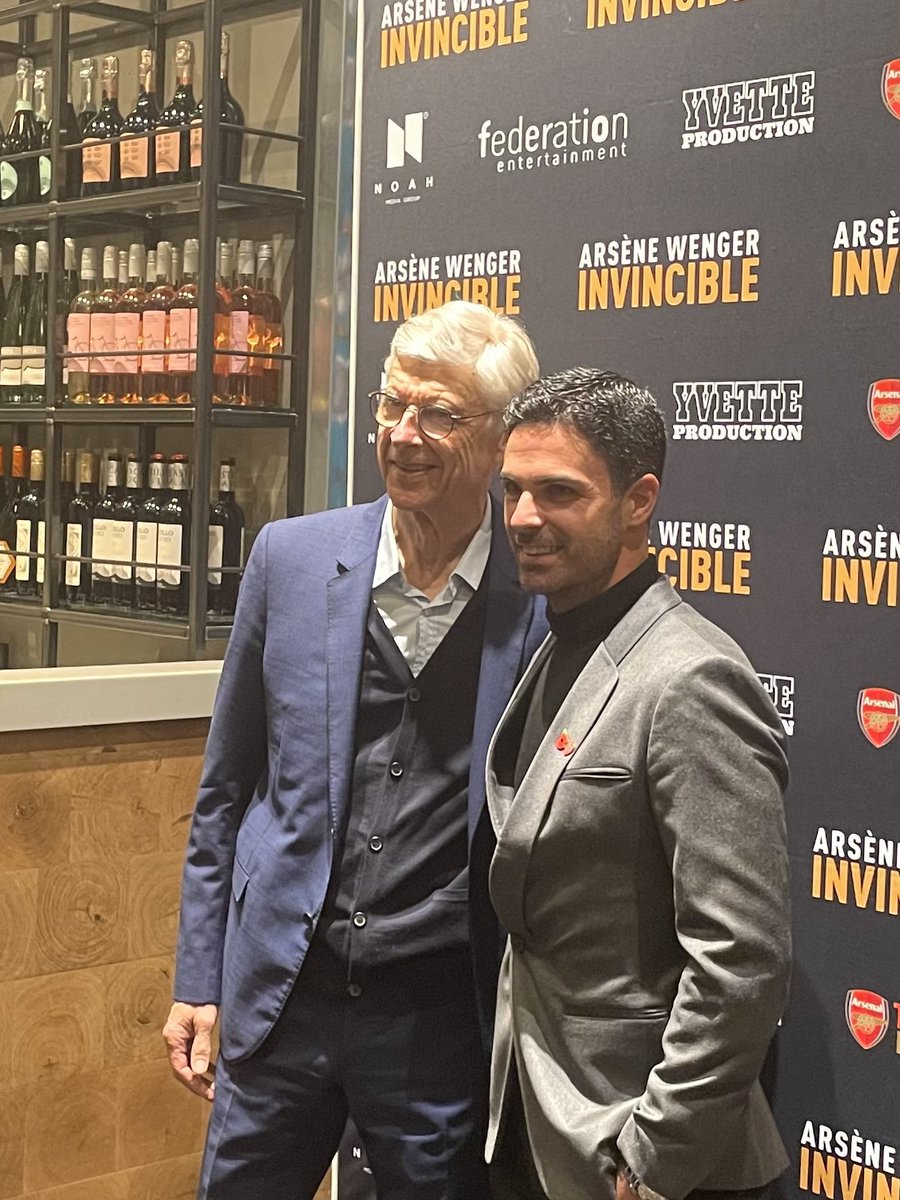 ChrisWheatley's tweet photo. Arsène Wenger and Mikel Arteta pose for a photo together at the #WengerFilm premiere last night.

📸 @markpougatch https://t.co/0pSfbQHmTi