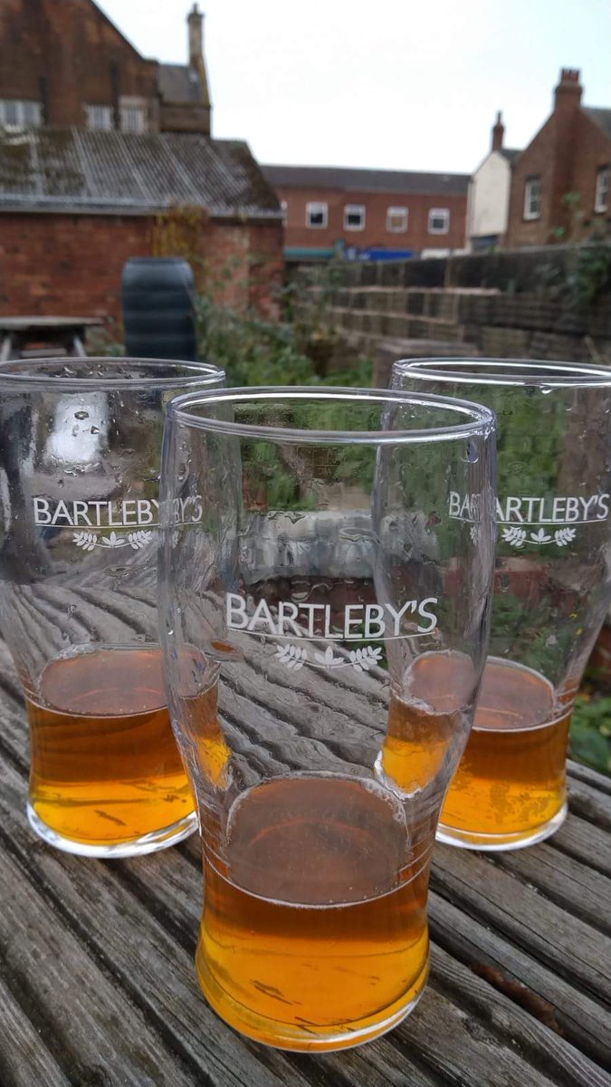 On Monday we had the joy of tasting the christmas beer of our friend #dutchcourage! A vibrant Belgium triple made from a homebrew to finish our casking session! 🍻😌