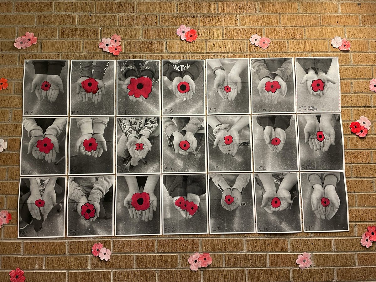MrsFleming18's tweet photo. Our Grade 4 class Remembers. @LarkhallAcademy @NLESDCA https://t.co/IcfqZR6g6K