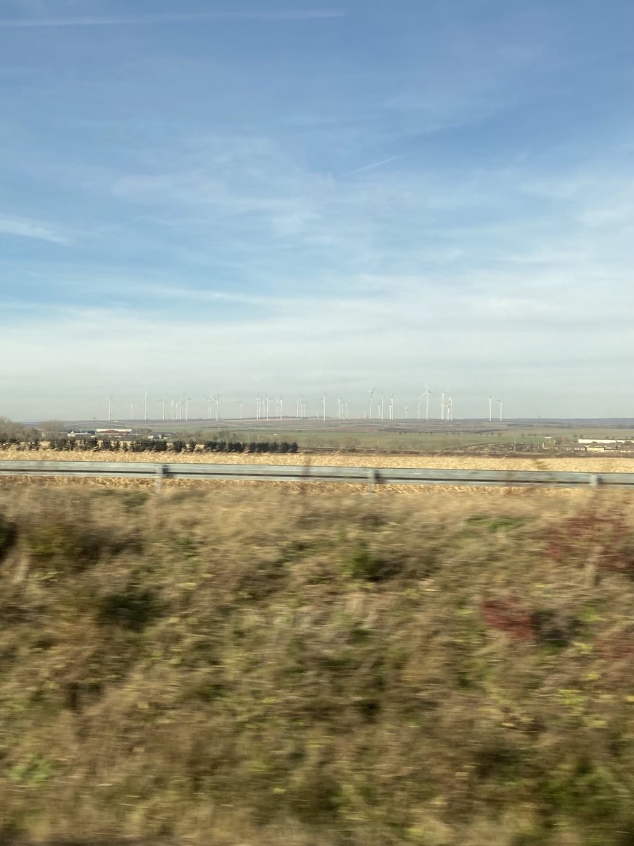 Some windmills on the way to the #Windenergietage 2021 in Potsdam. First congress for a long time… #Spreewind