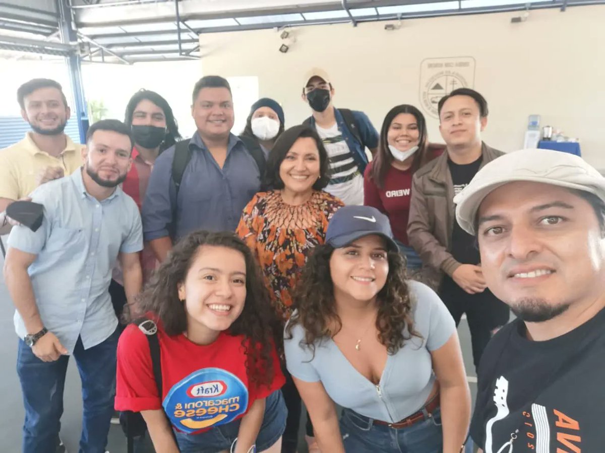 Acuerdaviva's tweet photo. Continúa esta semana la parte formativa de nuestro festival A Cuerda Viva 2021. Más información
https://t.co/KnNimgiskk
#La_Fiesta_de_la_Guitarra_en_ElSalvador https://t.co/Z9GmDPRgmR