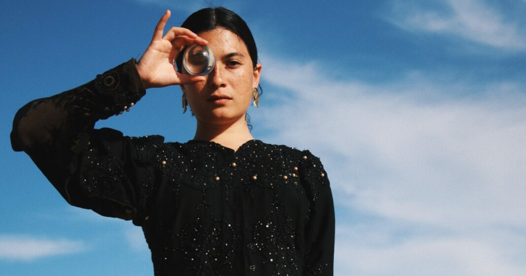Uma (<a href="/uma_bunnag/">Uma</a>) and Amy May Ellis (<a href="/amymayellisAME/">AMY MAY ELLIS</a>) Collaborate on New Single
ourculturemag.com/2021/11/10/uma…