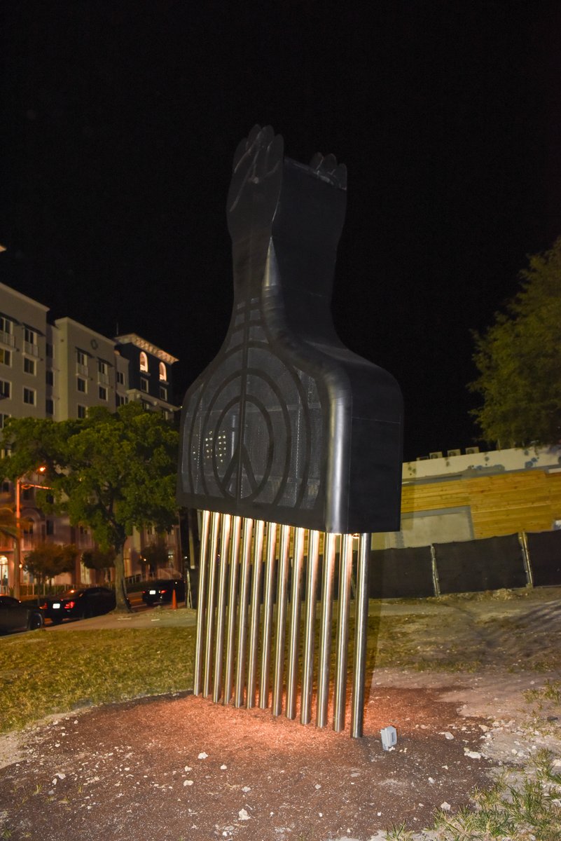 In 2019, we unveiled the “All Power To All People” sculpture. Standing 25 feet tall, All Power to All People © 2018 reflected on a storied culture + history. The iconic Afro Pick was conceived by conceptual artist Hank Willis Thomas.🤩🖤👌🏾
..
#soulbaselovertown #miamiartscene