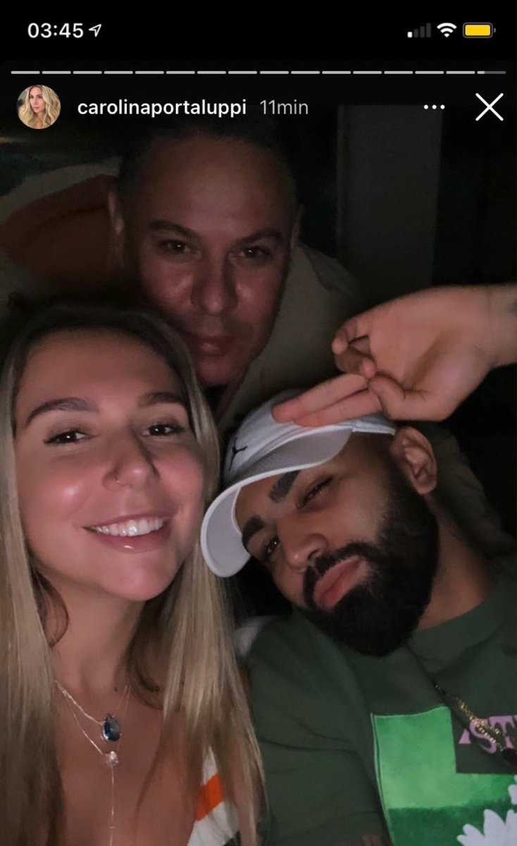 Gabigol gosta do impossível: namorava a irmã do Neymar, agora sai em foto com a filha do chefe as três da manhã!
Viciado em viver e colecionar momentos.