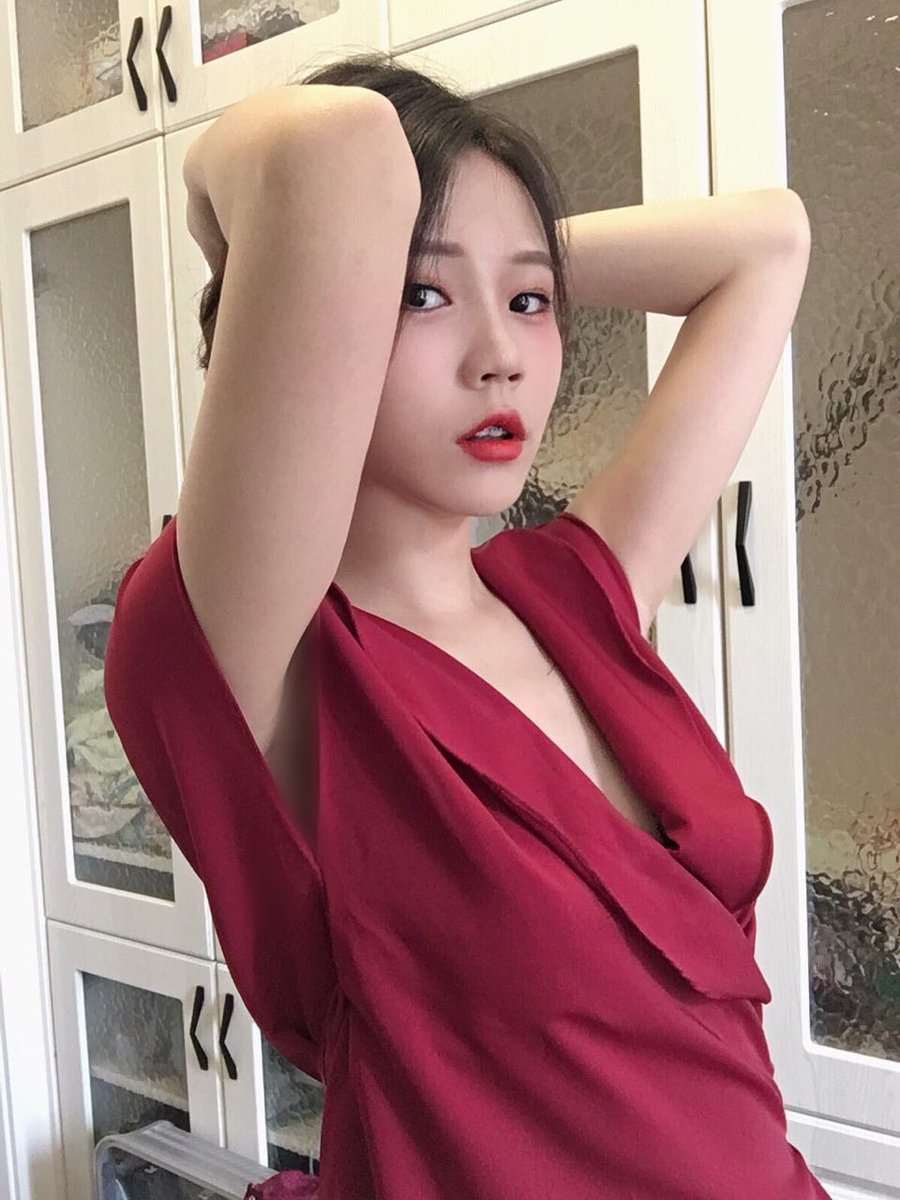 massageKuwait13's tweet photo. Please contact my whatsapp 965 5061 7473  #Kuwait #massage #Kuwaitmassage #nurumassage #escortinKuwait #fullserviceKuwait #girls #massageservice https://t.co/t9kOv2KsF5