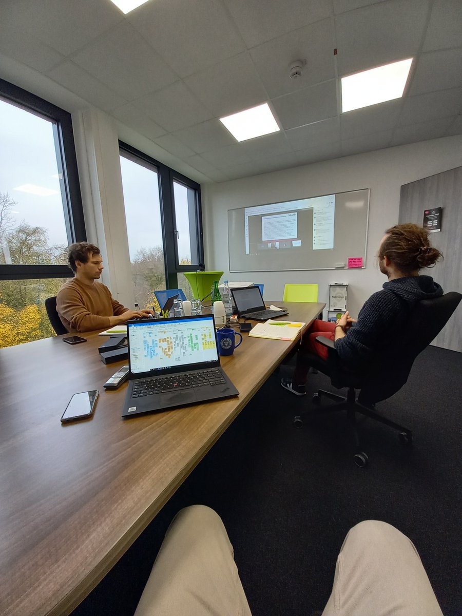 KielRegion's tweet photo. Spannender Input bei der #NaKoMo Jahreskonferenz zu digitalen Mobilitätslösungen. #coworking in der #KielRegion inklusive 💻☕️ https://t.co/2X6GPLYnhn