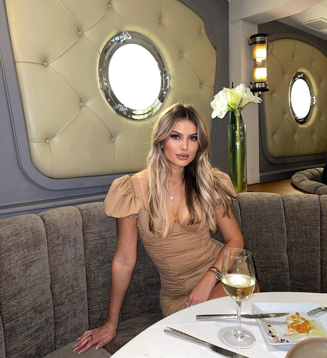 Rare London tweet media