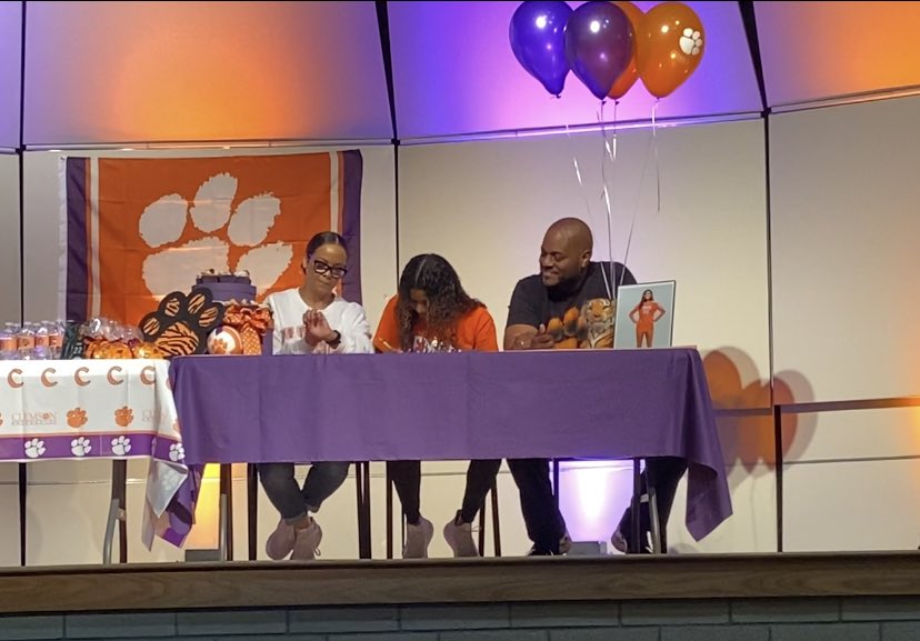 HHSCoyoteVB's tweet image. CLEMSON BOUND! Congratulations @miiamoore22! We are so proud of you and excited to see all you do at the next level. @ClemsonVB