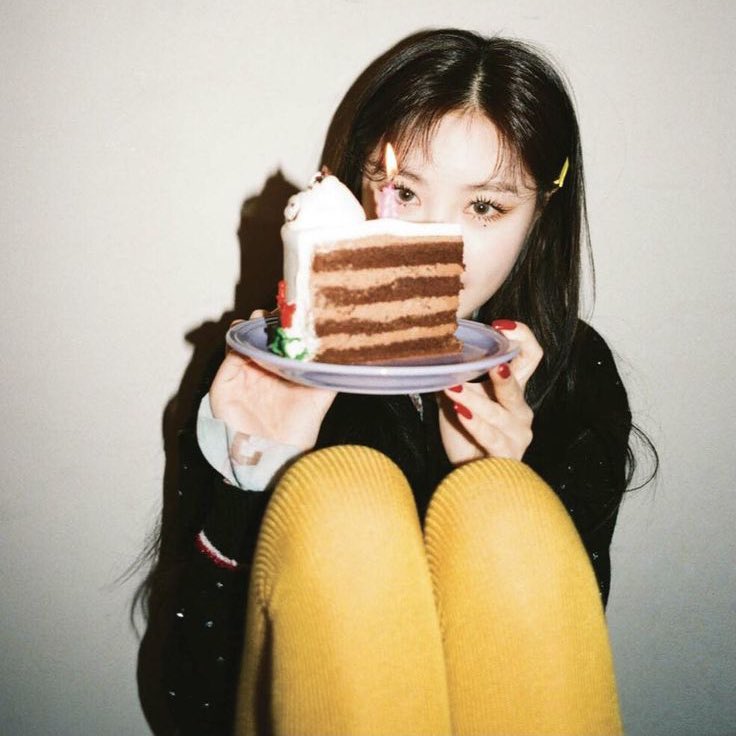 taelsooj's tweet photo. @s0jns HAPPY BIRTHDAY๐๐๐ #ourshiningstarayaday #happybirthday #sweet13 #bffaya #ayalove #happyayaday https://t.co/9sVrYqDhqS