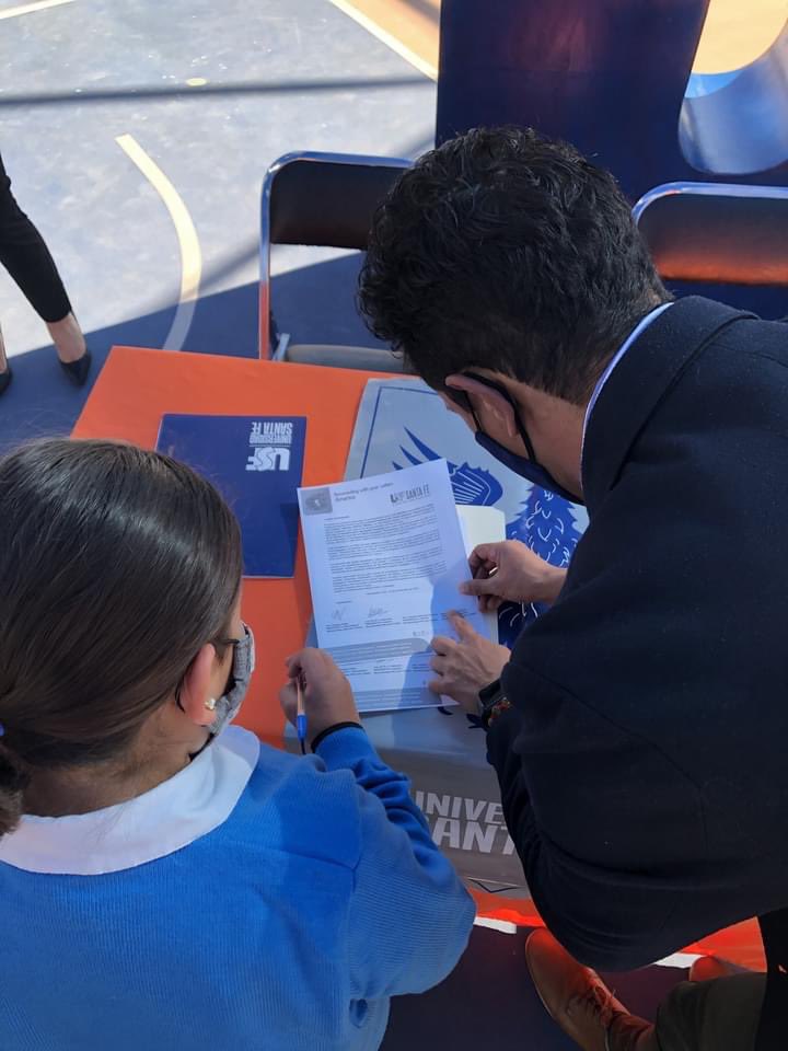 Agradecemos la oportunidad de colaborar de manera internacional con “Reconnecting With your Culture”  a través del Convenio donde los alumnos santafesinos se reconectan con su cultura a través de la creatividad y el arte.
<a href="/UNESCOMexico/">UNESCO México</a> 
<a href="/ICOMOSMexico/">ICOMOS México</a>