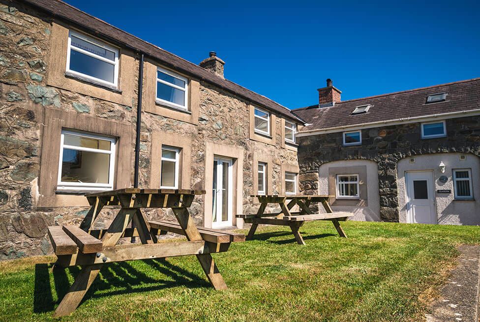 TheHolidayCots's tweet photo. Once derelict farm buildings, Gwynfryn Farm Holidays have been transformed into quality holiday homes. You will find everything you need here for a relaxing getaway.
🛏️ Sleeps 1-8
https://t.co/ySflHfejqZ
#RuralGetaway #Farm #Family #Pets #Pwllheli #Abersoch #Gwynedd https://t.co/9w5ZUKb2zq