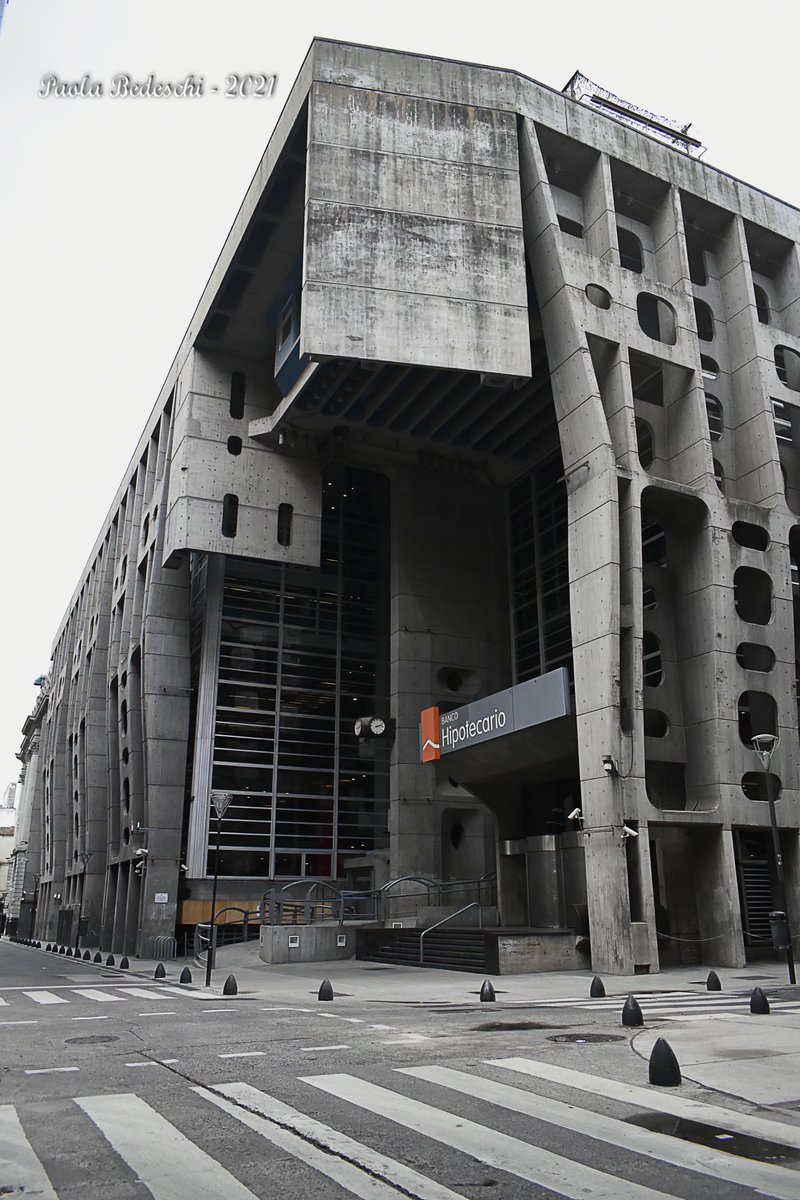 bedesabril21's tweet photo. Visita guiada con @RecorreBa al #BancoHipotecario, obra del Arq. #ClorindoTesta #Caba 🏦📸😊 #arquitectura #Argentinaenimagenes 🇦🇷 @Imagen_Arg @LugaresArgentos @blogyarq @YoushowmeP @bibliotecafadu @fotografaseem @ThePhotoHour https://t.co/6uZniNa0KP