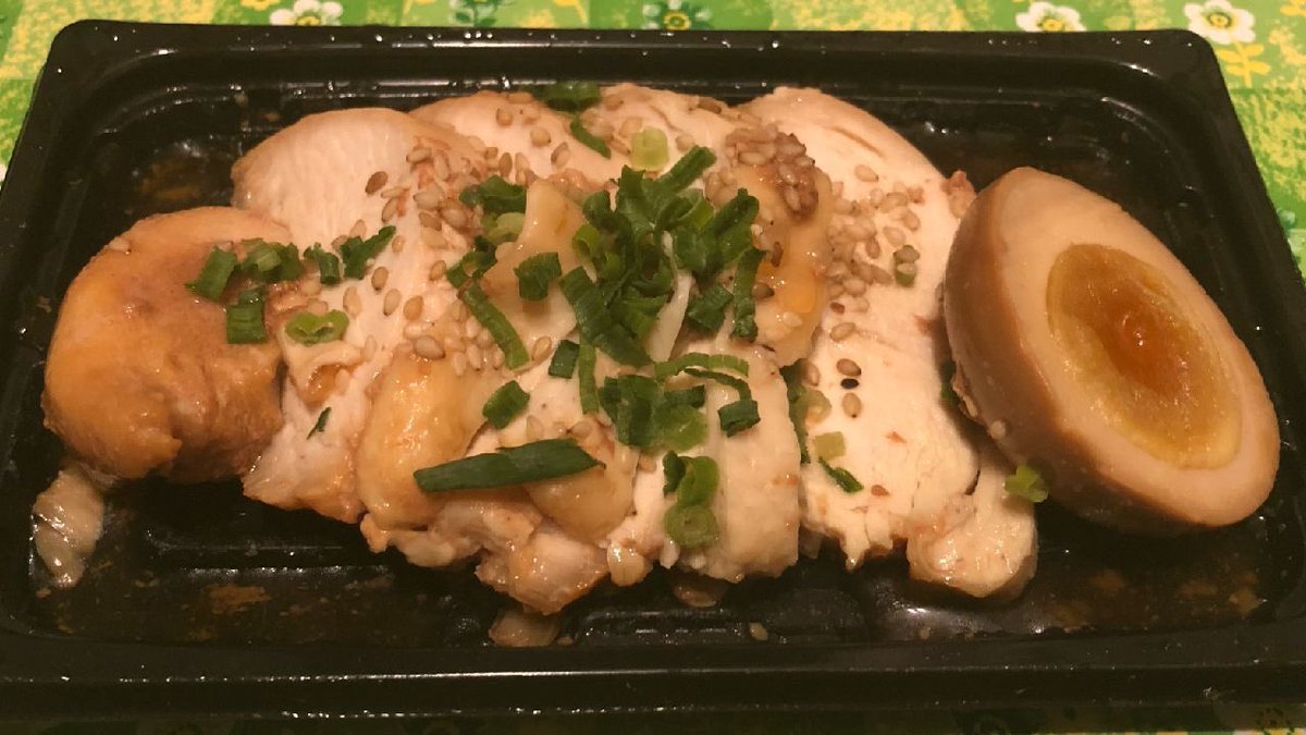 LittleHappyTV's tweet photo. お疲れ様です✨

鶏チャーシュー🥩
炙りチキン🍗
春巻き🥓
白米🍚

本日YouTubeに動画アップしました🌈
明日２回目のワクチン接種なので金曜日の動画はお休みします🙏

🆕YouTube最新動画
https://t.co/g5bgK25mRp
【やよい軒 期間限定】すき焼き定食🥘
一人鍋を全力で楽しんでみた💪

#グルメ
#飯テロ https://t.co/bSzvOyTWpv