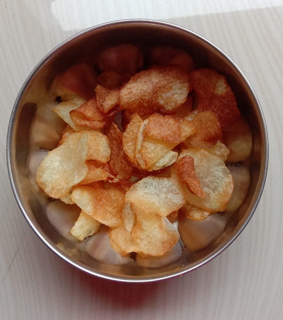 Potato chips 
@sizzling_cooking 
#pottatochips
#potatofrinchfrys
#potato
#potatokurma