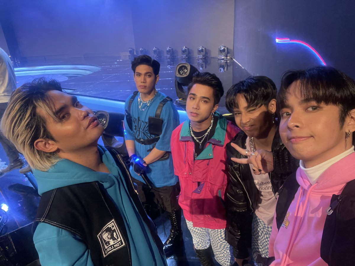 SB19Official's tweet photo. Are you ready for the #Lazada1111BiggestOneDaySale A'TIN? 💙

Celebrate @LazadaPH 's BIGGEST show of the year, the Lazada 11.11 Super Show on GMA-7, LazLive on the Lazada app, and the Lazada social media accounts tonight, November 10 at 9:30pm! 

#LazadaxSB19 https://t.co/0o8AKiBkp2