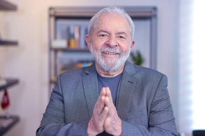 Marcoslulaofici's tweet photo. FALTAM 326 DIAS PARA VOTAR NO LULA!⭐🚩🇧🇷 https://t.co/2Vg5CsP1eY