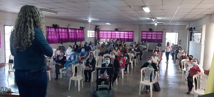 ronaldjpsuv's tweet photo. Sostuvimos reunión con Directores de Planteles Privados del Táchira para entregar lineamientos en cuánto a la conformación de los Consejos Educativos @MPPEDUCACION @_LaAvanzadora @ZonaEducTachira https://t.co/XSruKBx1iy