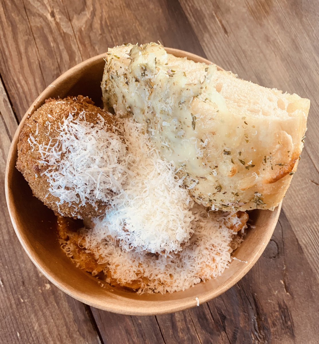 John_Whalley's tweet photo. Smashed it yet again - Chef Laurie at Manchester Pasta Co @UseMcr
#pasta #coworkingspace https://t.co/YNtsIOrFlX