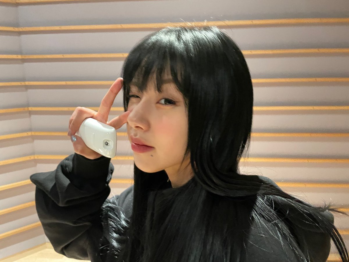 chaeypics's tweet photo. chaeyoung is the prettiest https://t.co/zzy0PmOJGv