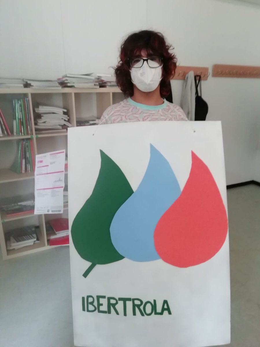 Ara fa pocs dies al <a href="/SunsiMora/">Institut Sunsi Móra</a> vam celebrar #Halloween i la #castanyada conjuntament. Castanyes, bons moments i disfresses, algunes d'elles terrorífiques, especialment l'última, la factura de la llum! <a href="/ajcanetdemar/">Aj. Canet de Mar</a> <a href="/radiocanetdemar/">Ràdio Canet</a>