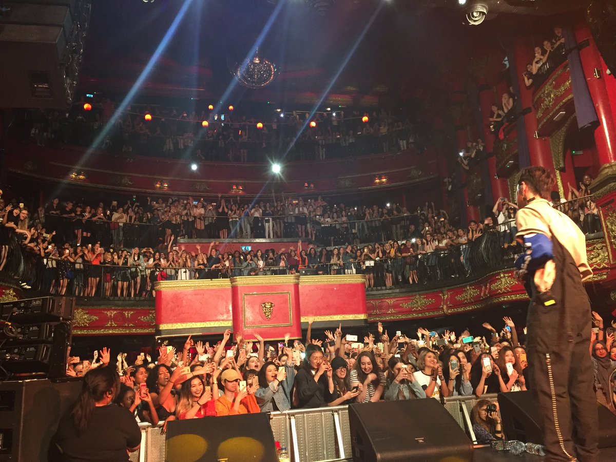 Happy birthday to <a href="/deantheofficial/">DEANTRBL</a> , the Artist who brought global credibility and taste to Korean alternative and R&amp;B music like no one else ever had, and who introduced me to iced americanos!  On behalf of #Rebels everywhere
#ThankYou #HappyBirthday 🙏🙏🙏 #Dean #DeanTRBL #딘