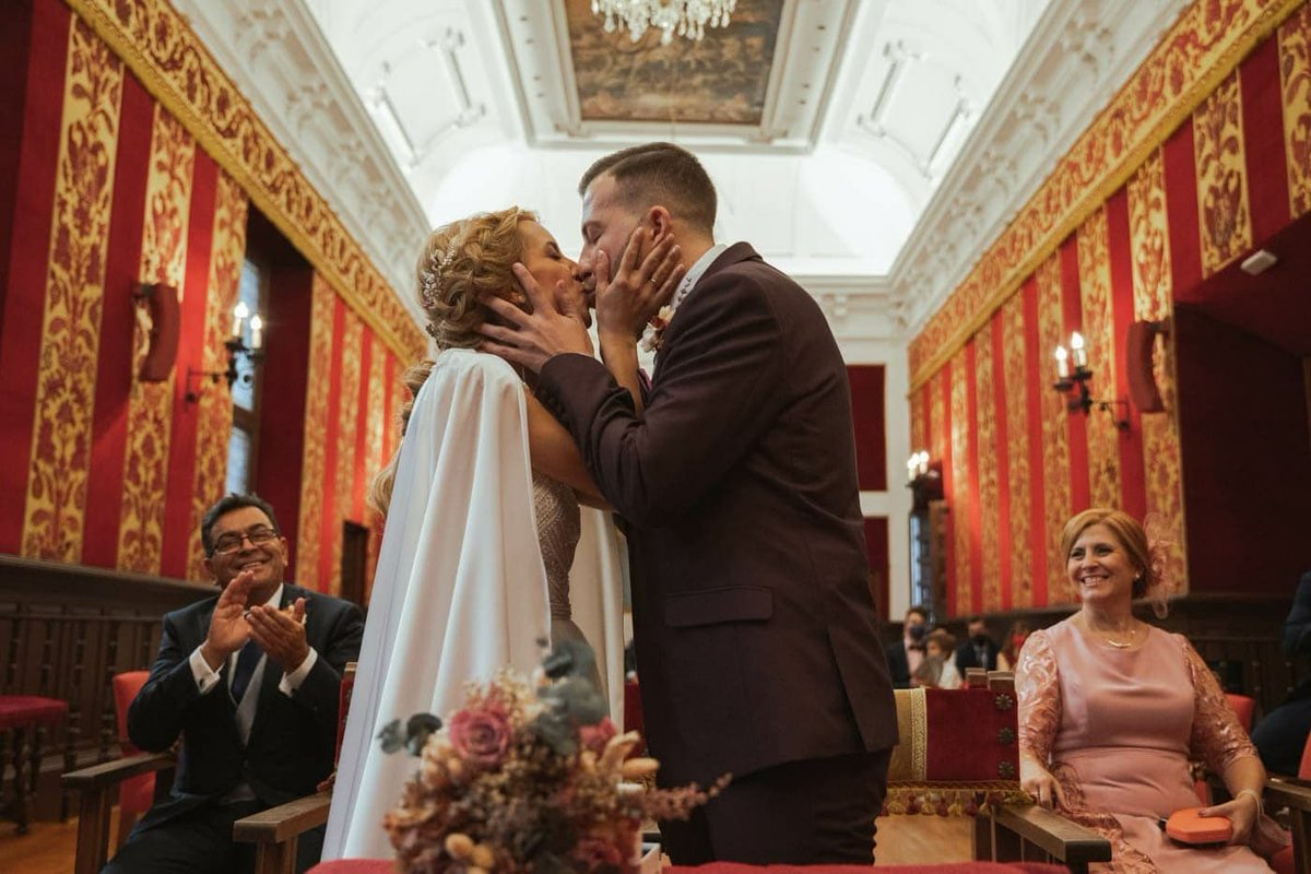 DaniGomez_C's tweet photo. Fotos de una boda de este año. Aún no hemos terminado temporada, pero la siguiente viene fuerte 😄💯 https://t.co/37UiiR7MVY