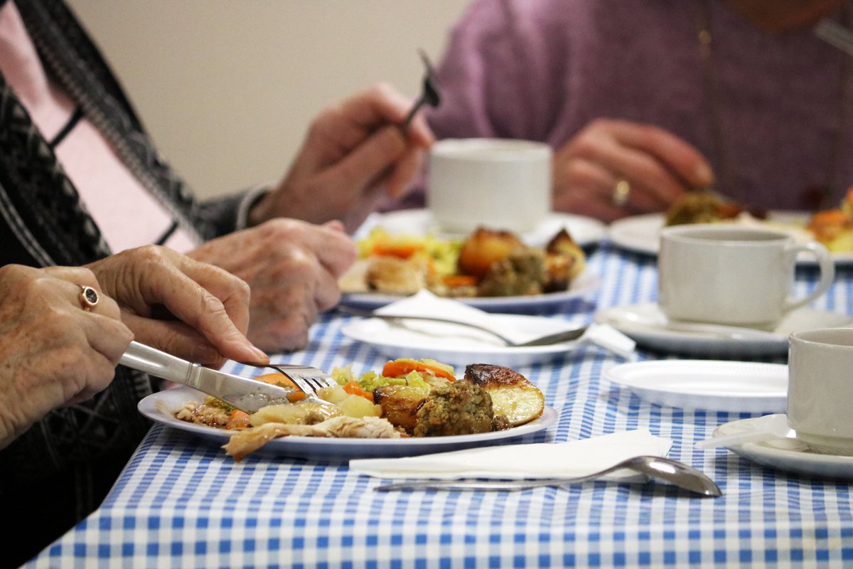 KennetSchool's tweet photo. Grubs up! This lunchtime pupils hosted another of our free community lunches, welcoming local senior citizens. If you would like to attend a future lunch and meet our pupils, please contact us: office@kennetschool.co.uk (dates on website) #KennetCommunity https://t.co/GtV1tKckr3