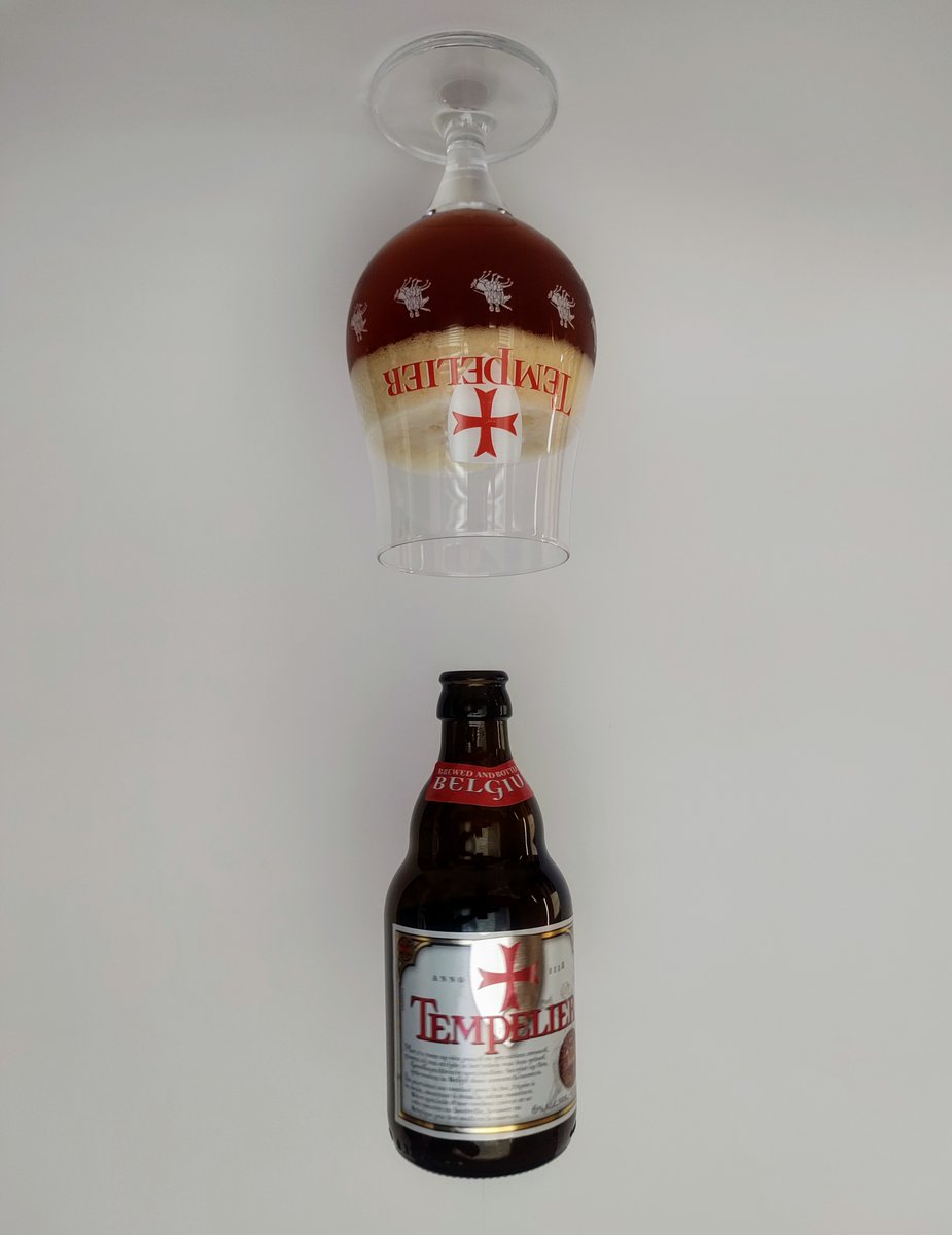 birenoshkembe's tweet photo. Новата ми чаша се държи изключително странно. #tempelier #blond #belgianbeer #newglass #cheers #наздраве https://t.co/xqoAKni0AB