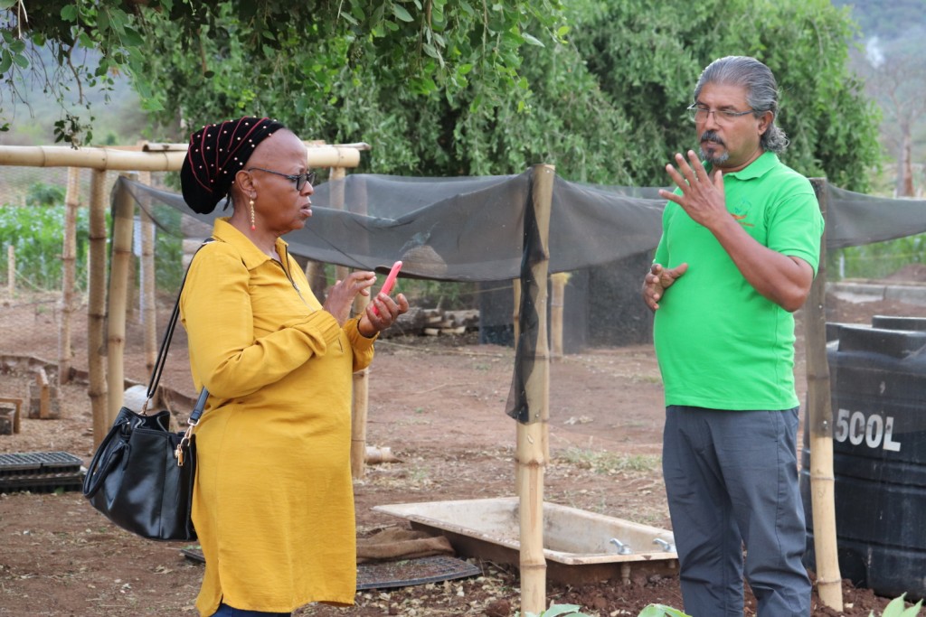 sjsorganic's tweet photo. @mjuma9 @TOAMorganic   SJS Organic Farm was happy to welcome  Dr. Mwatima Juma Chairperson TOAM Board who made a courtesy visit at our farm.
For more pic click> https://t.co/jVPCC8zVAn https://t.co/IU4P96QDcj