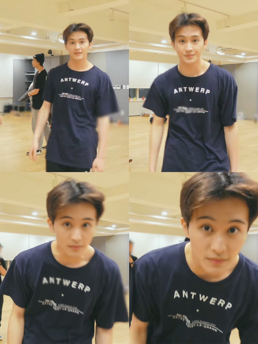 scarletmark's tweet photo. this photo sequence of mark lee>>>> https://t.co/2dx3I0mjWq
